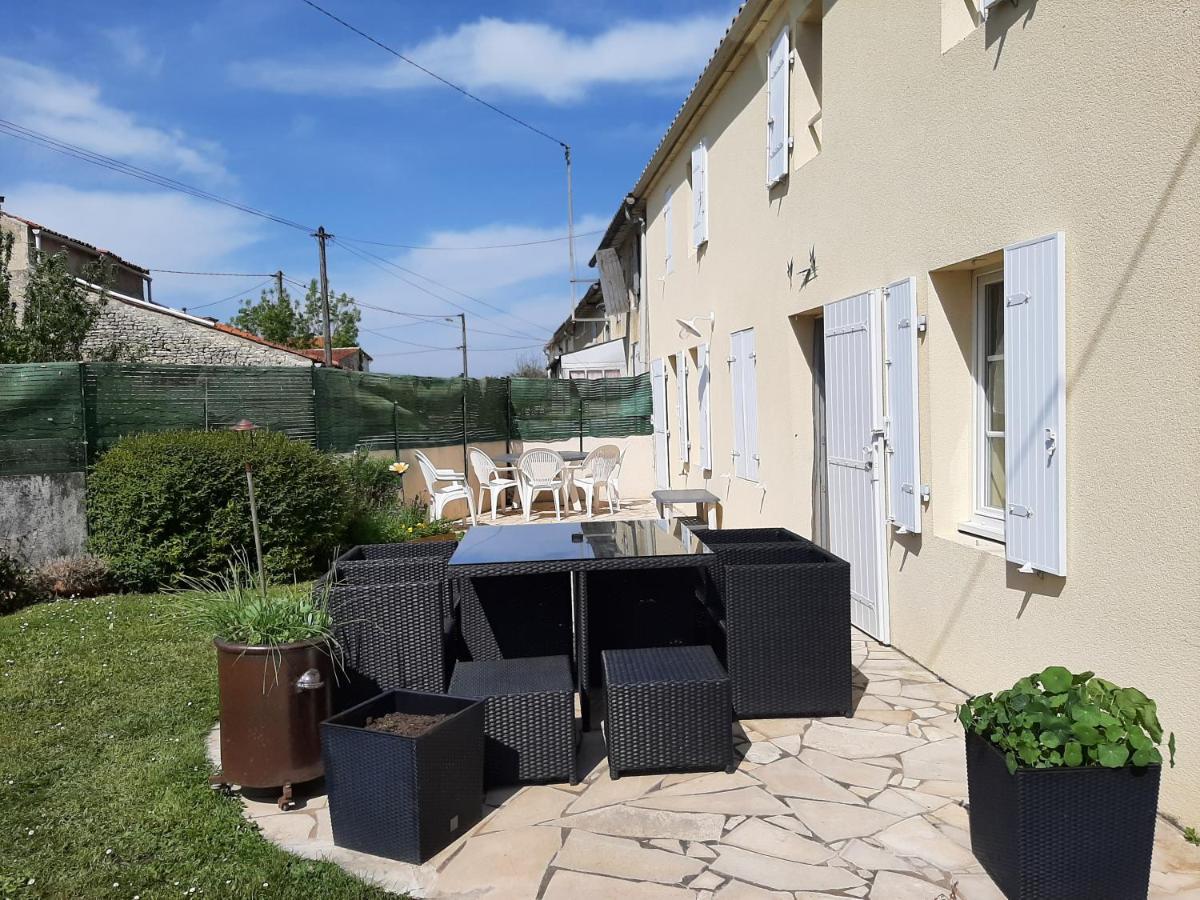 Les Tremieres Vila Le Thou Exterior foto